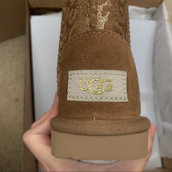 Ugg Kids Classic II Glitter Leopard - Picture 2 of 5